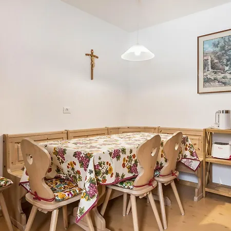 Samont 7 Apartment